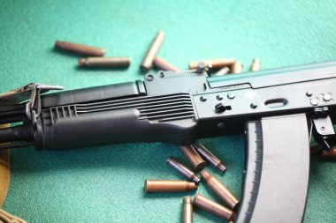 Kalaşnikof makineli tüfek çocuk oyuncağı