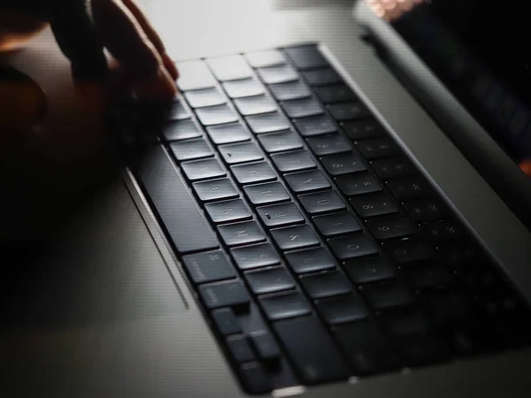 Belarus Minsk 2022 Macbook Pro Close New Laptop Keyboard Close — Zdjęcie stockowe