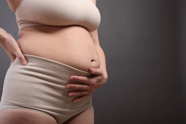 Excess Weight Belly Hands Young Woman Giving Birth — Stock Photo, Image