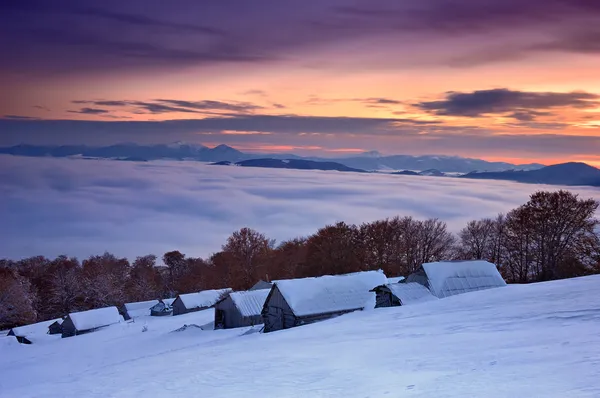 Paysage aube dans les montagnes — Photo