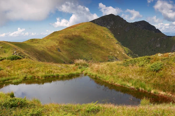 Meer in de bergen — Stockfoto