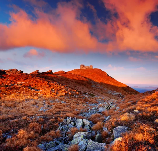 Morning Mountains in the red light — Stock Photo, Image