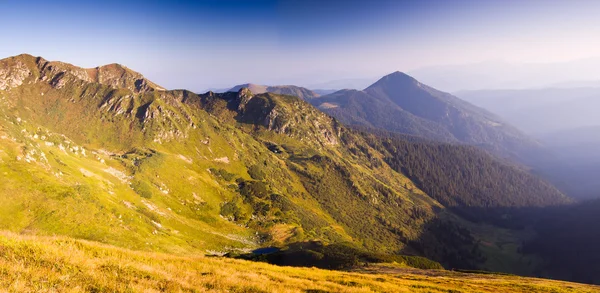 Панорама горы — стоковое фото