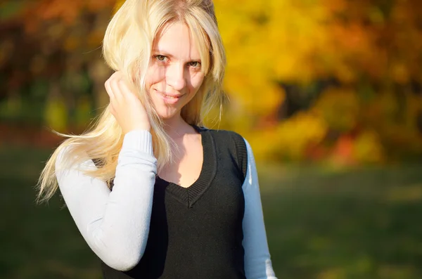 Girl smiling — Stock Photo, Image