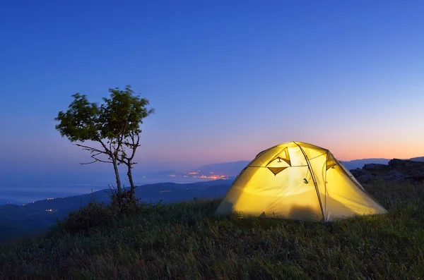 夜のキャンプ — ストック写真