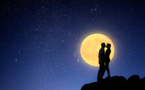 Kiss Moonlight Pictures Kiss Moonlight Stock Photos Images Depositphotos