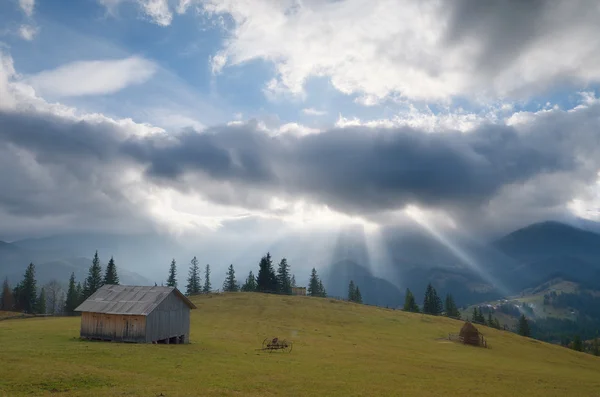 Rays of the sun through the clouds — Stock Photo, Image