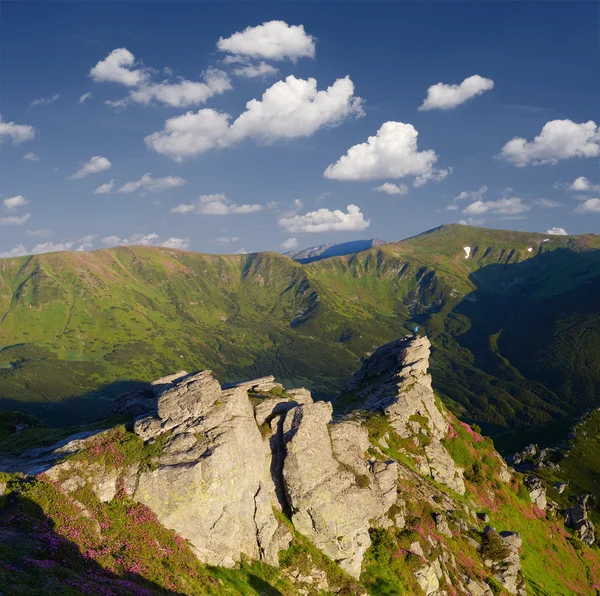 Rocas en las montañas — Foto de Stock