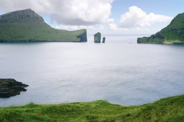 Drangarnir ve Tindholmur, Faroe Adaları 'nın en iyi manzaralarından biri.