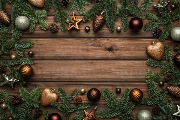 Świąteczne Tło Świąteczne Ramą Ozdobionych Gałęzi Jodły Dzwonków Sań — Zdjęcie stockowe