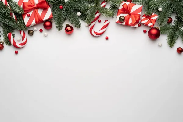 Karácsonyi Határ Fehér Háttérrel Top View Lapos Feküdt Másolási Hely — Stock Fotó