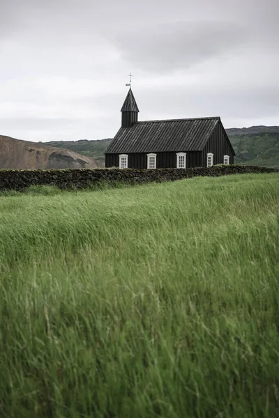Landschap Met Zwarte Houten Kerk Budakirkja Bij Het Dorp Budhir — Stockfoto