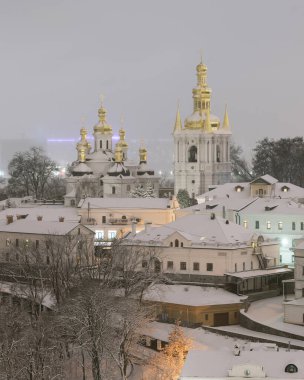 Kyiv Pechersk Lavra, Ukrayna 'da kar yağdıktan sonra kış