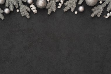 Simli gümüş süsleme kenarlı siyah Noel arkaplanı
