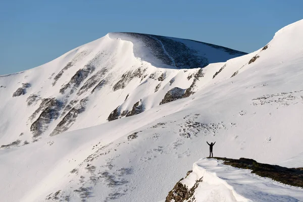 Man Winter Hike Enjoys View Mountains Snow — Stock Photo, Image