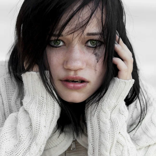 Chica triste en suéter . —  Fotos de Stock
