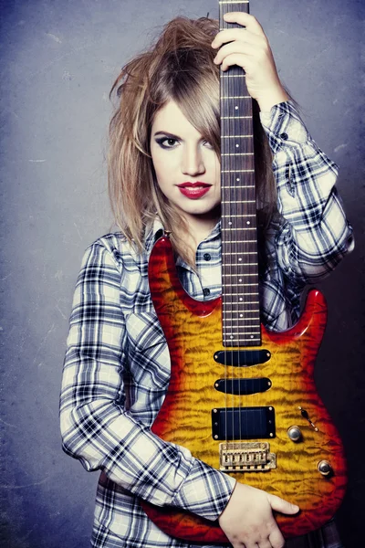 Style girl with guitar. — Stock Photo, Image