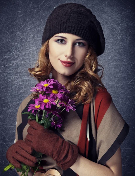 Style girl with flowers and bokeh at background. — Stock Photo, Image