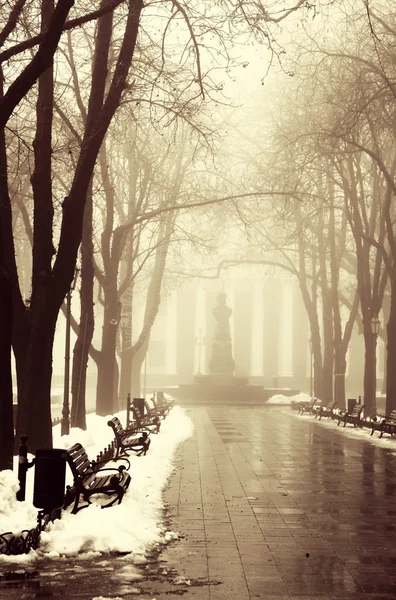 Winter steegje in odessa, Oekraïne. — Stockfoto