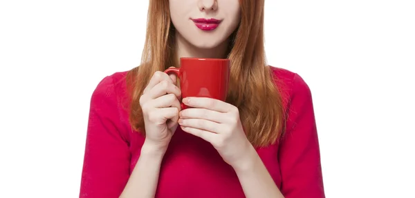 Rothaarige Mädchen mit Tasse. — Stockfoto