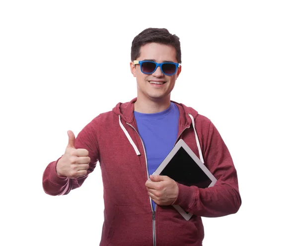 Estudante sorrindo em óculos de sol com tablet — Fotografia de Stock