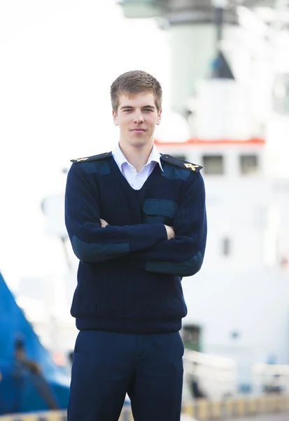 Boatswain near the boat — Stock Photo, Image