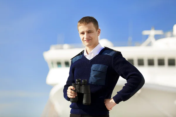 Boatswain near the boat — Stock Photo, Image