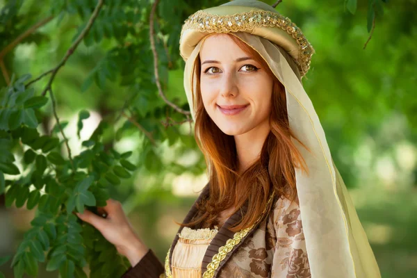 Madieval lady at outdoor. — Stock Photo, Image