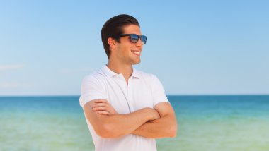 plaj arka plan, yakışıklı genç