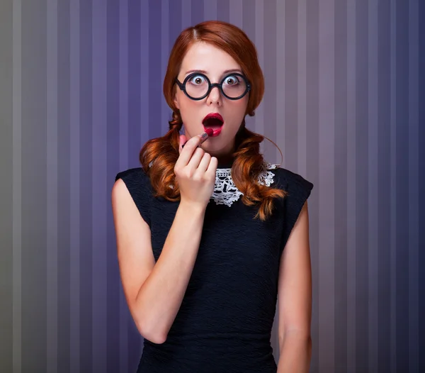 Roodharige vrouwen met lippenstift — Stockfoto