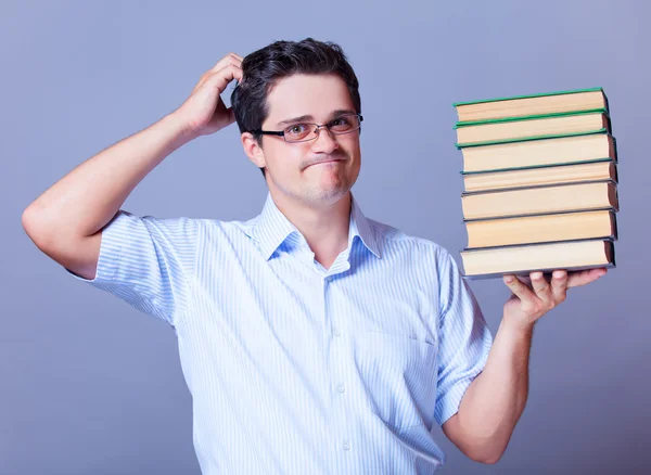 Homem com livros. — Fotografia de Stock