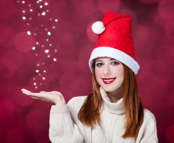 Pelirroja en sombrero de Navidad — Foto de Stock