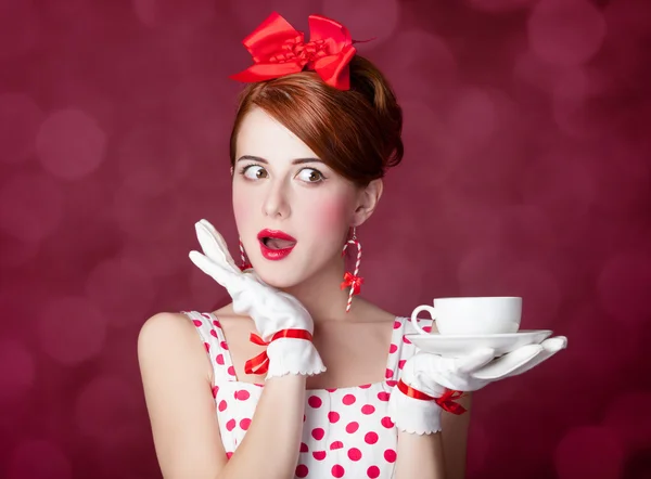 Hermosas mujeres pelirrojas con taza de té . —  Fotos de Stock