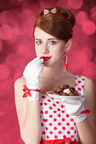 Hermosas mujeres pelirrojas con dulces . — Foto de Stock