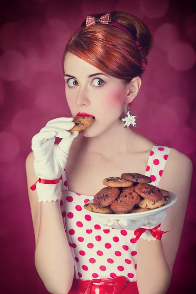 Красивые рыжеволосые женщины с куки — стоковое фото