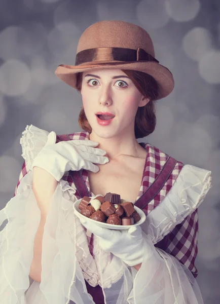 Hermosas mujeres pelirrojas con dulces . —  Fotos de Stock