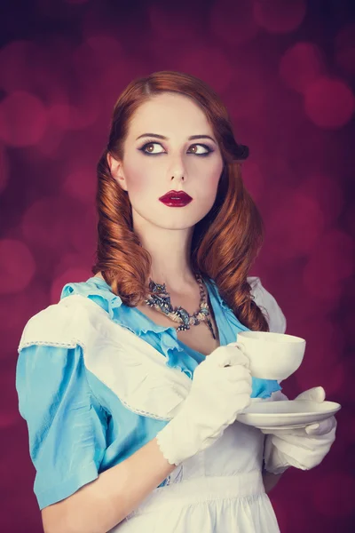 Портрет молодой рыжей женщины — стоковое фото