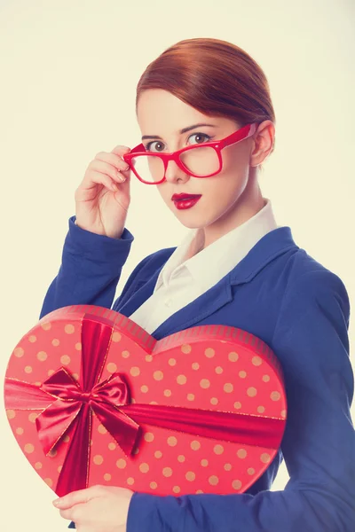 Mujeres en gafas con regalo — Foto de Stock