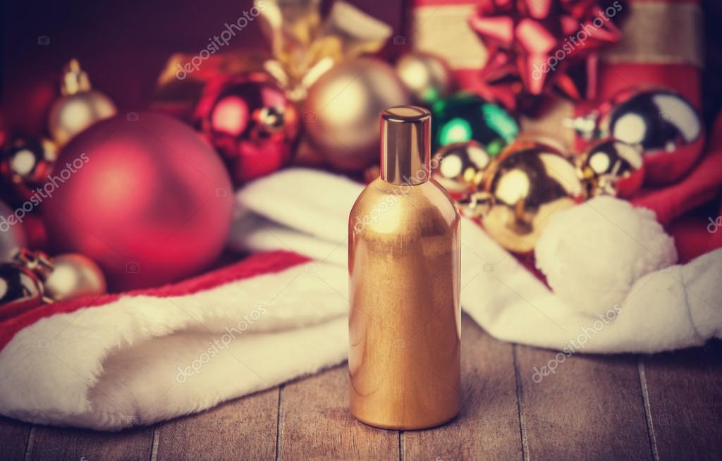 antiguo medio litro Mejorar Perfume y regalos de Navidad: fotografía de stock © massonforstock  #35513689 | Depositphotos