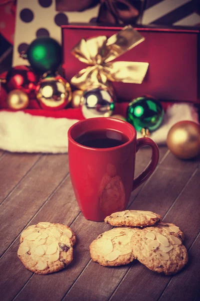 Biscoitos e xícara de café — Fotografia de Stock