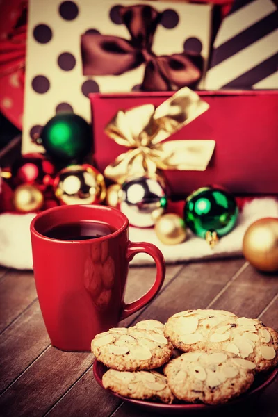 Biscotti e tazza di caffè — Foto Stock