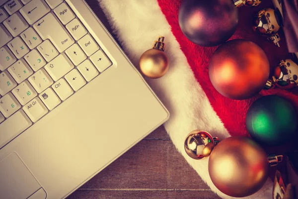 Computer and christmas gifts — Stock Photo, Image