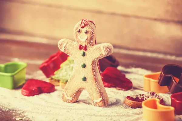 Galleta hombre y harina . —  Fotos de Stock