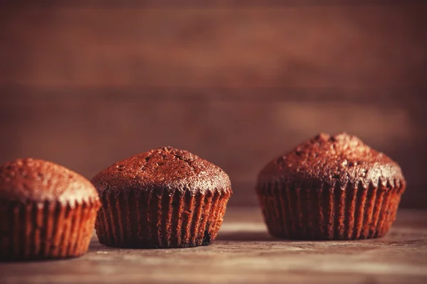 Muffin sur table en bois. — Photo