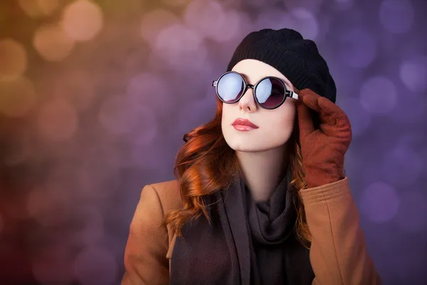 Style redhead women in sunglasses. — Stock Photo, Image