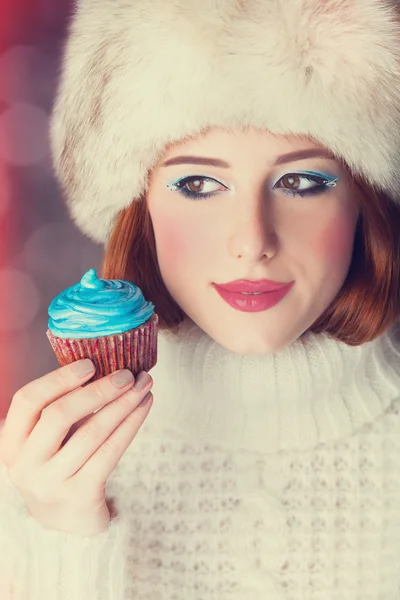 Redhead girl with cake. — Stock Photo, Image