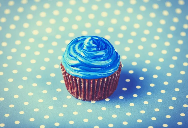 Bolo de creme e presentes . — Fotografia de Stock