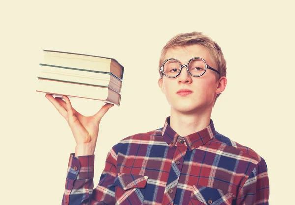 Nerd ragazzo con libri — Foto Stock