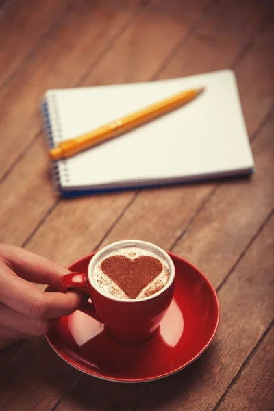 Kopje koffie met vorm hart — Stockfoto