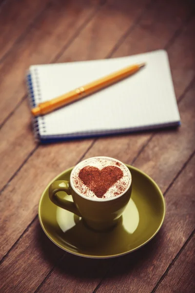 Tasse de café avec forme coeur — Photo